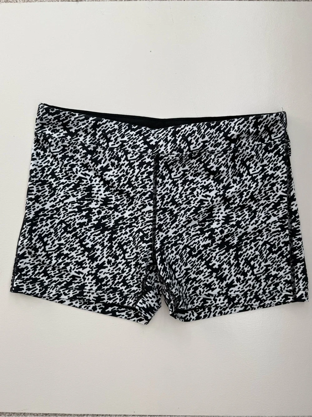 Nike Dri-FIT Womens Patterned Running Shorts Euc Size Medium